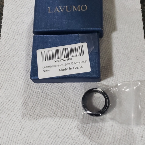 Matching ring set with Beating heart 💓 design. Female Size 8 Male is a 13 - Picture 3 of 5